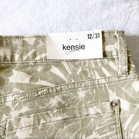 KENSIE Jean Shorts Light Sage Green Safari 12/31 NEW NWT - Picture 3 of 10